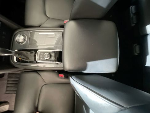 Used 2024 Nissan Armada SV AWD/4WD image 21
