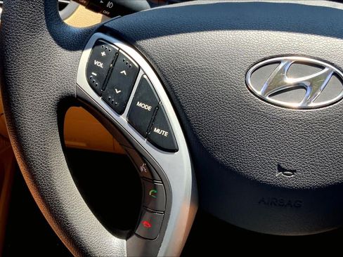Used 2012 Hyundai Elantra GLS w/ Preferred Pkg 3 FWD image 12