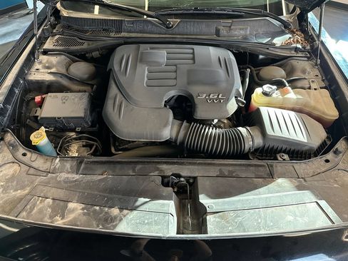 Used 2022 Dodge Challenger SXT w/ Blacktop Package AWD/4WD image 23