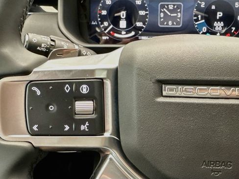 Used 2025 Land Rover Discovery S AWD/4WD image 11