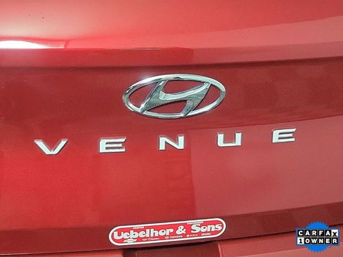 Used 2024 Hyundai Venue SEL image 6