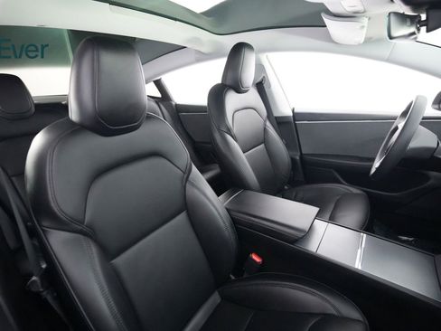 Used 2024 Tesla Model 3 Standard Range RWD image 4