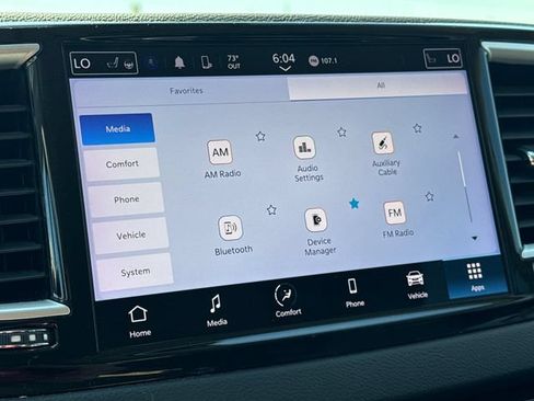 Used 2023 Chrysler Pacifica Touring-L FWD image 19
