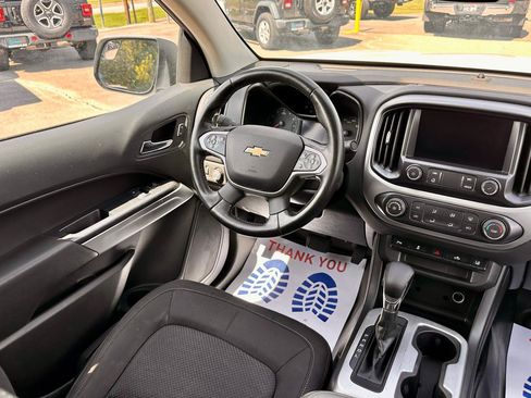 Used 2022 Chevrolet Colorado LT w/ Fleet Safety Package RWD image 9