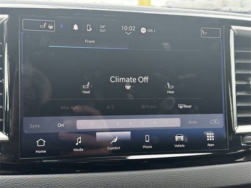 Certified 2024 Chrysler Pacifica Touring-L image 28