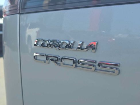 Certified 2026 Toyota Corolla Cross LE FWD image 14