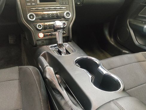 Used 2017 Ford Mustang Coupe RWD image 26