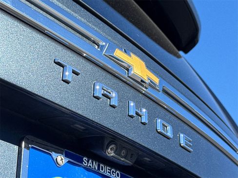 Used 2021 Chevrolet Tahoe Premier w/ Premium Package image 17