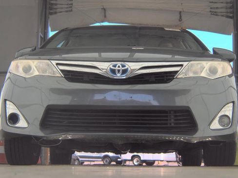 Used 2012 Toyota Camry XLE w/ Leather Pkg image 6