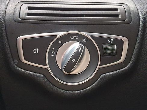 Used 2019 Mercedes-Benz GLC 350e GLC 350e image 29