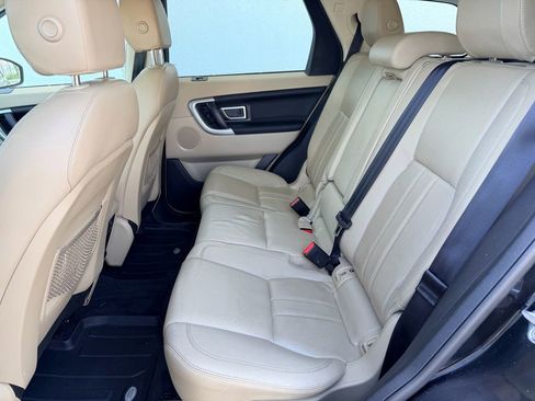 Used 2016 Land Rover Discovery Sport HSE image 13