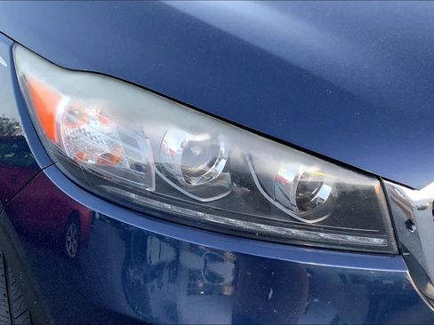 Used 2019 Kia Sorento LX image 25