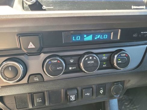 Used 2021 Toyota Tacoma TRD Off-Road AWD/4WD image 24