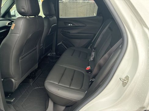Used 2022 Chevrolet TrailBlazer ACTIV w/ Sun and Liftgate Package FWD image 16