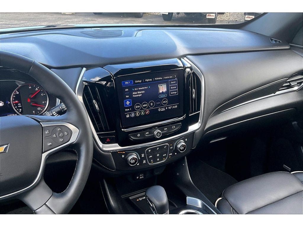 Used 2023 Chevrolet Traverse Premier FWD image 7