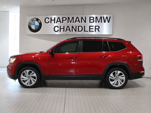 Used 2023 Volkswagen Atlas SE w/ Panoramic Sunroof Package image 3