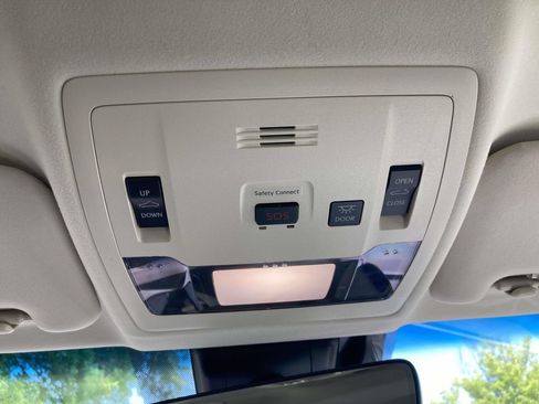 Used 2018 Lexus ES 350 w/ Luxury Package w/Wood Trim FWD image 17