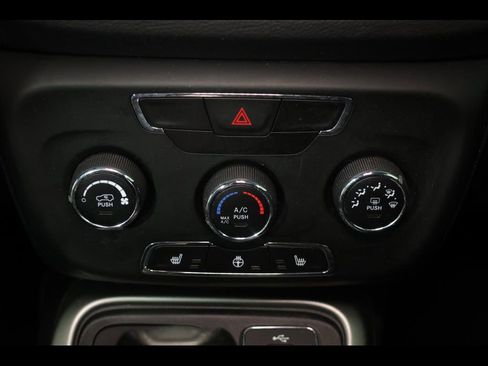 Used 2018 Jeep Compass Latitude w/ Cold Weather Group AWD/4WD image 21