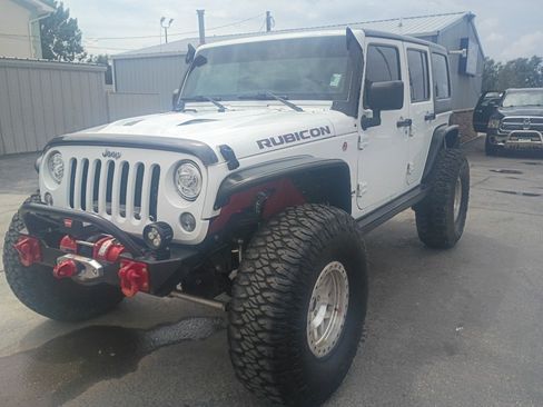 Used 2017 Jeep Wrangler Unlimited Rubicon AWD/4WD image 2