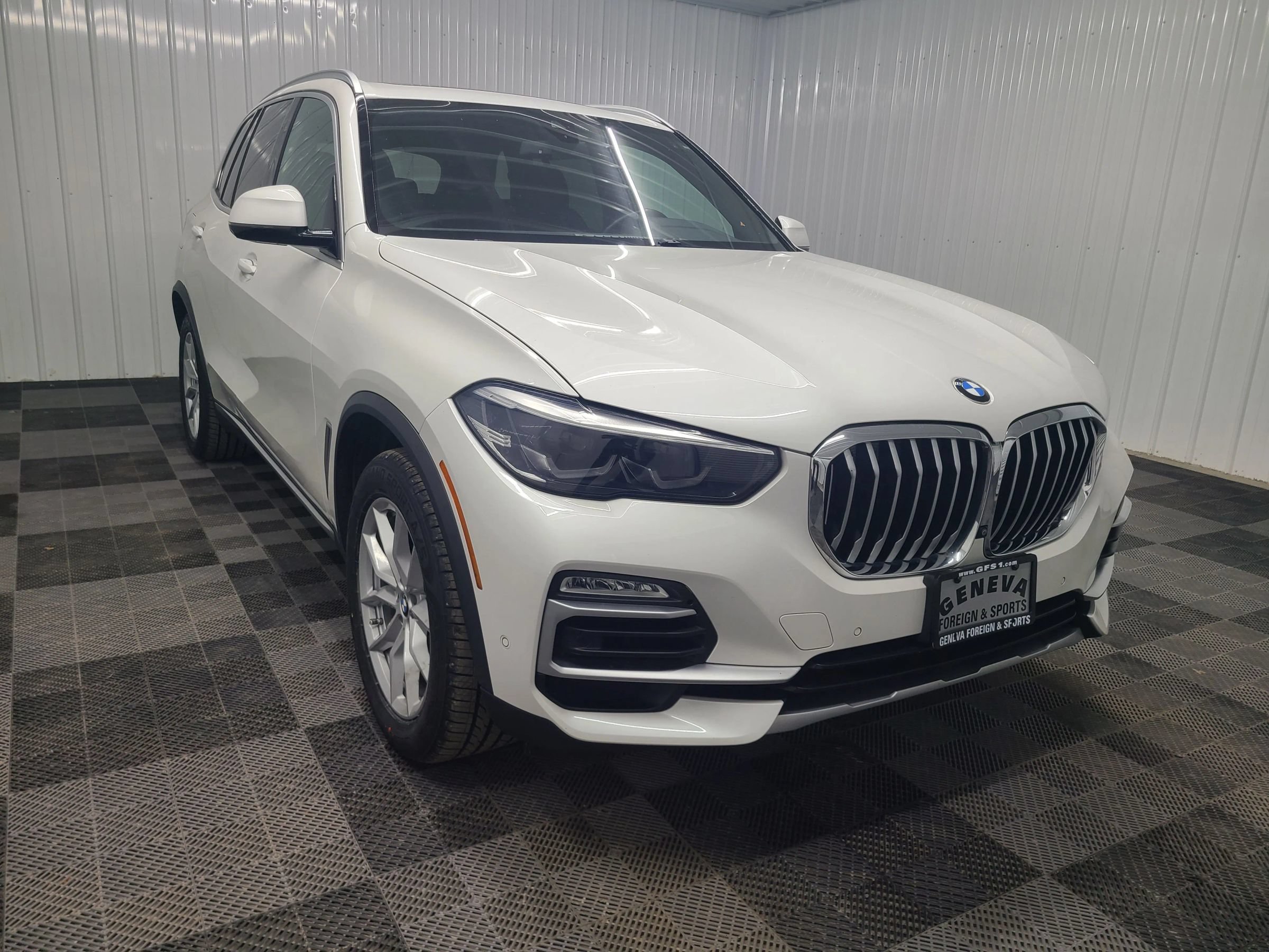 Used 2019 BMW X5 xDrive40i w/ Parking Assistance Package AWD/4WD image 14
