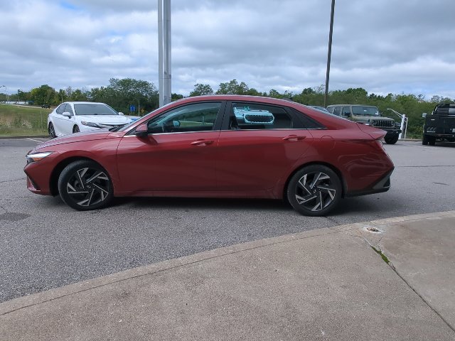 Used 2024 Hyundai Elantra Limited FWD image 28