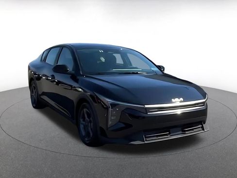 Used 2025 Kia K4 LXS image 3