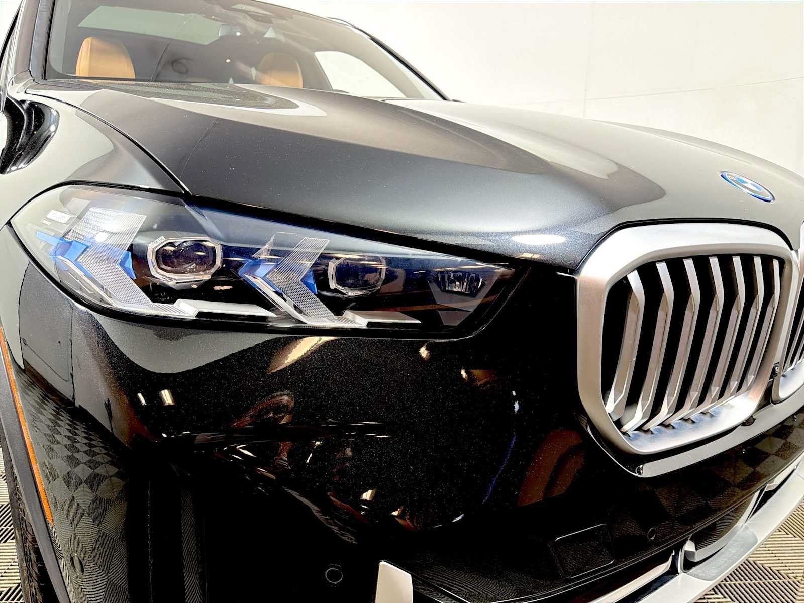 Used 2024 BMW X5 xDrive50e w/ Premium Package AWD/4WD image 25