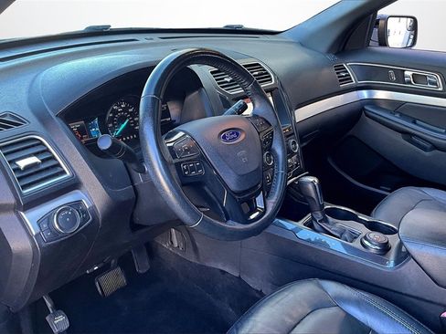 Used 2017 Ford Explorer XLT w/ Equipment Group 202A image 16