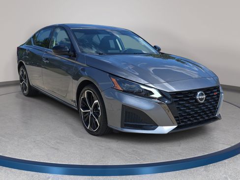 Used 2024 Nissan Altima 2.5 SR AWD/4WD image 4