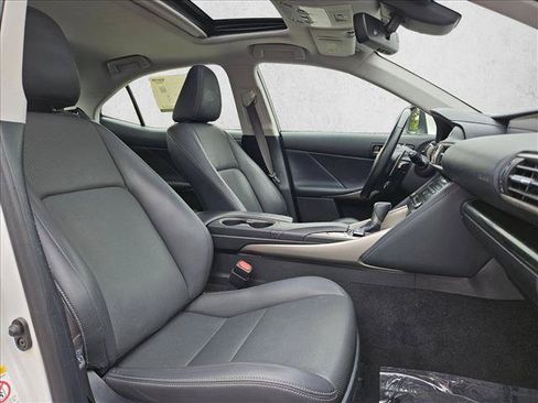 Used 2018 Lexus IS 300 w/ Comfort Package RWD image 20