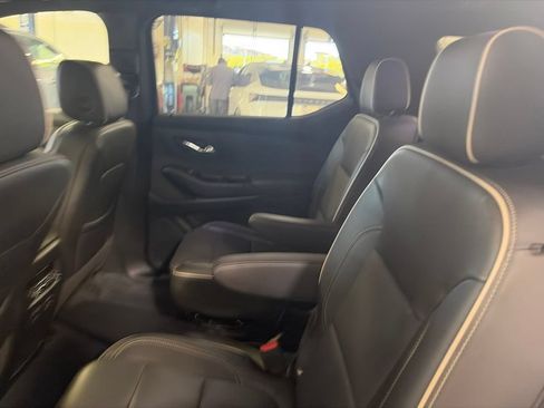 Used 2023 Chevrolet Traverse Premier w/ Redline Edition AWD/4WD image 8