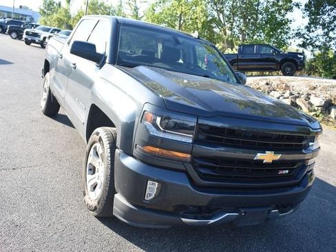 Used 2018 Chevrolet Silverado 1500 LT w/ All Star Edition AWD/4WD image 9