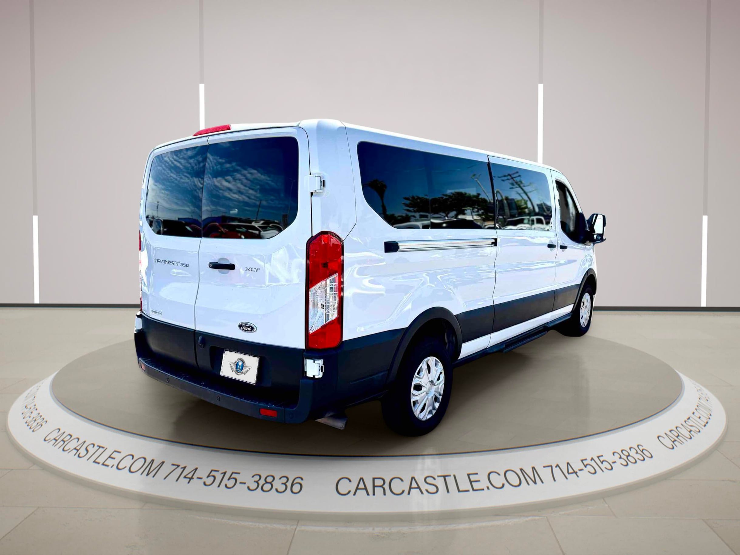Used 2023 Ford Transit 350 XLT RWD image 5