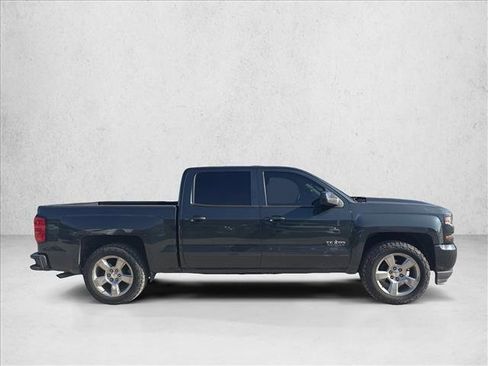 Used 2018 Chevrolet Silverado 1500 LT w/ Texas Edition AWD/4WD image 6