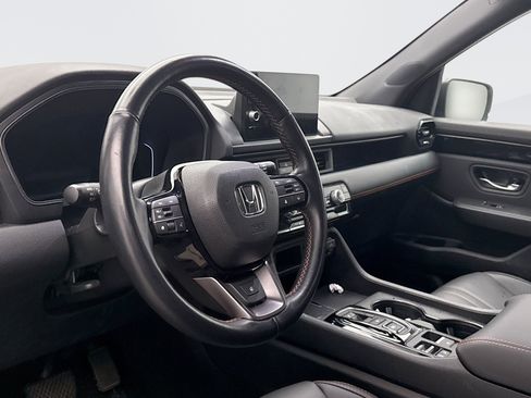 Used 2025 Honda Pilot TrailSport image 7