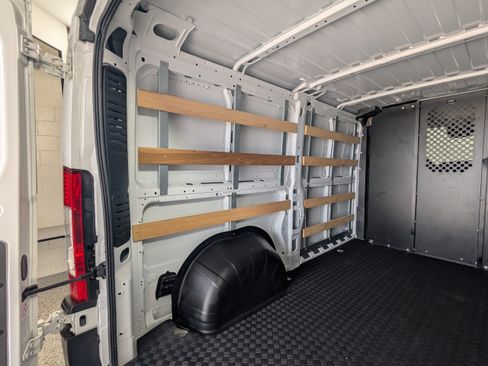 Used 2025 RAM ProMaster 2500 w/ U-Haul Equipment Group FWD image 10