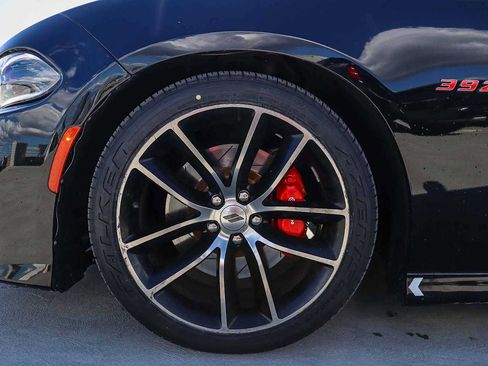 Used 2017 Dodge Charger R/T Scat Pack w/ Technology Group RWD image 11