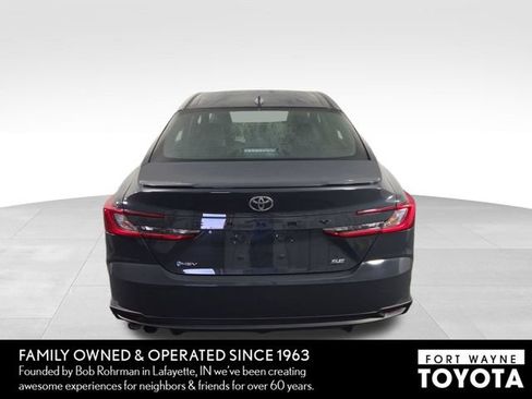 Used 2025 Toyota Camry SE FWD image 8