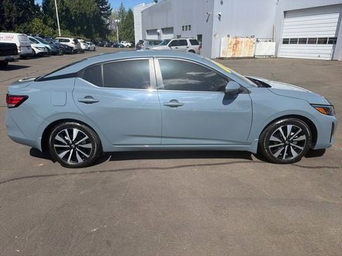 Used 2024 Nissan Sentra SV w/ SV Premium Package FWD image 2