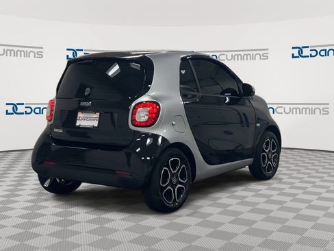 Used 2016 smart fortwo Prime RWD image 8