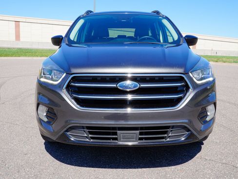 Used 2018 Ford Escape SE w/ SE Sport Appearance Package FWD image 9