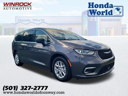 Used 2023 Chrysler Pacifica Touring-L