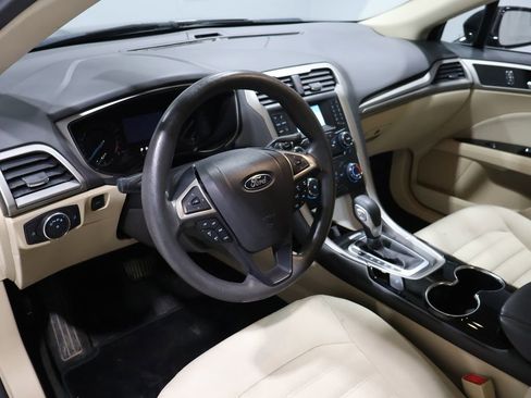 Used 2014 Ford Fusion SE image 16