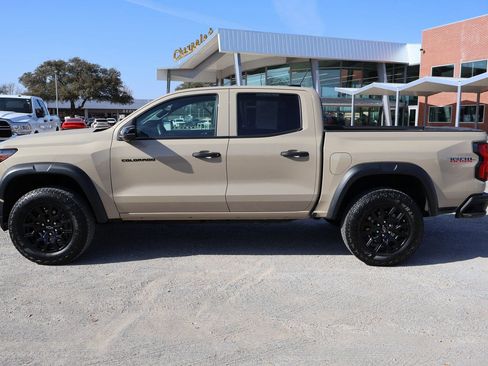 Used 2024 Chevrolet Colorado Trail Boss w/ Technology Package image 2