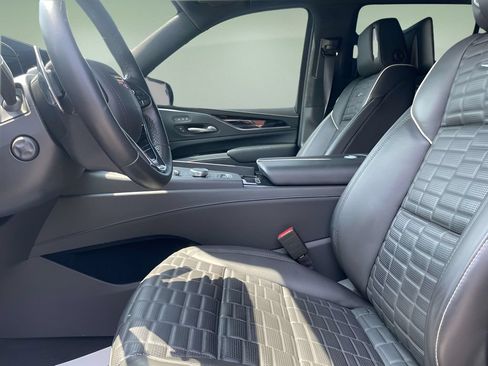 Used 2024 Cadillac Escalade V AWD/4WD image 19
