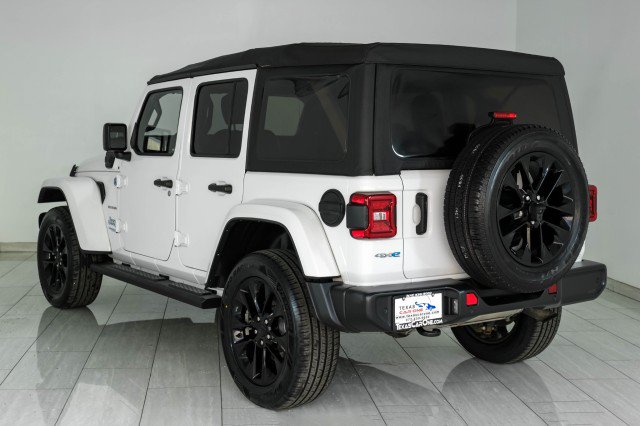 Used 2021 Jeep Wrangler Unlimited Sahara w/ Cold Weather Group AWD/4WD image 8