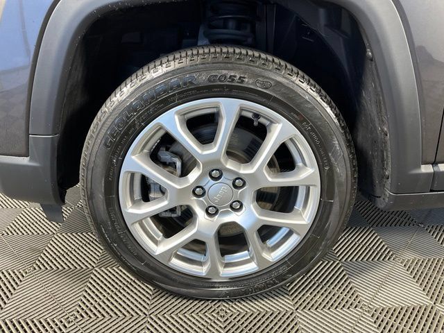Used 2023 Jeep Compass Latitude AWD/4WD image 11