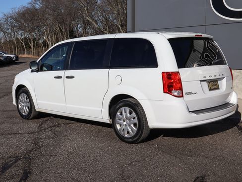 Used 2019 Dodge Grand Caravan SE image 6