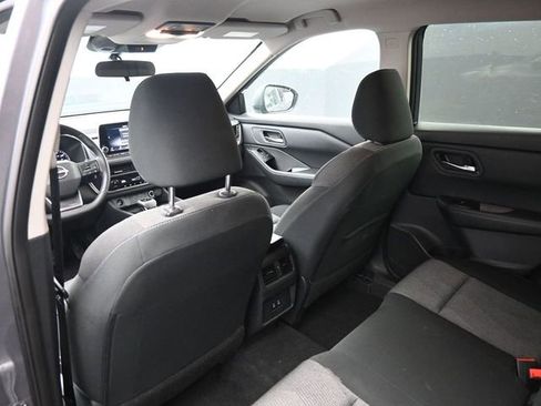 Used 2025 Nissan Rogue SV image 32