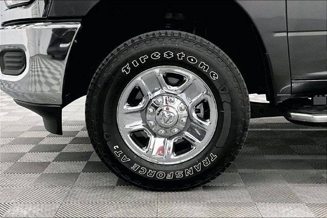 Used 2024 RAM 2500 Tradesman w/ Chrome Appearance Group AWD/4WD image 10